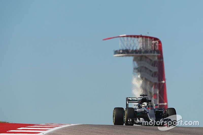 Hamilton op kop in eerste training, Verstappen derde
