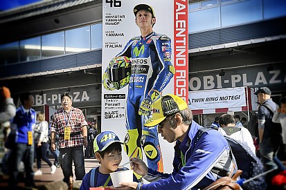 Espargaró, Iannone y Dovizioso, sancionados por saltarse la firma de autógrafos