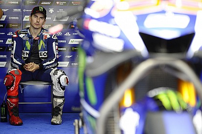 Perpisahan emosional Lorenzo dengan Yamaha