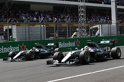 Moteurs - Hamilton et Rosberg à égalité dans la lutte pour le titre