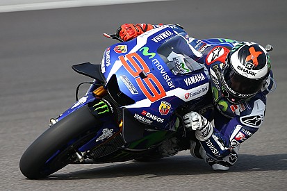 EL1 - Lorenzo assomme la concurrence, KTM discret