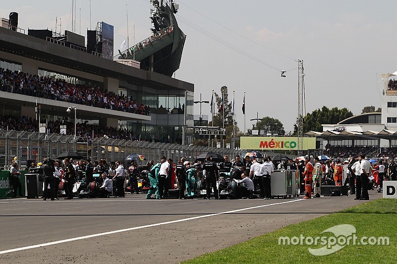 【F1】FIA、スタート前のピットレーン開放時間の短縮などを提案