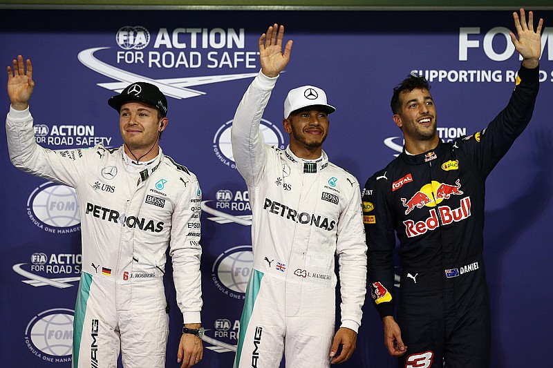 F1阿布扎比大奖赛排位赛:汉密尔顿抢下决战关键杆位