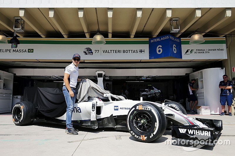 Williams doet Massa Formule 1-auto uit Brazilië cadeau