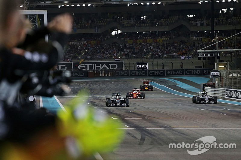 Rosberg over slotfase Abu Dhabi: “Had geen idee hoever Hamilton zou gaan”