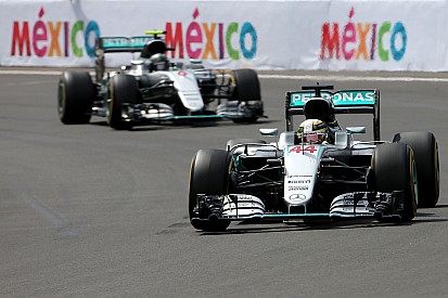 Nico Rosberg hat Lewis Hamilton über seinen Formel-1-Ausstieg informiert