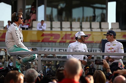 Verstappen bercanda ingin melamar pekerjaan di Mercedes