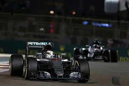 Mercedes sudah tidak permasalahkan taktik Hamilton di Abu Dhabi