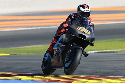 Босс Ducati назвал Лоренсо фаворитом первой гонки сезона