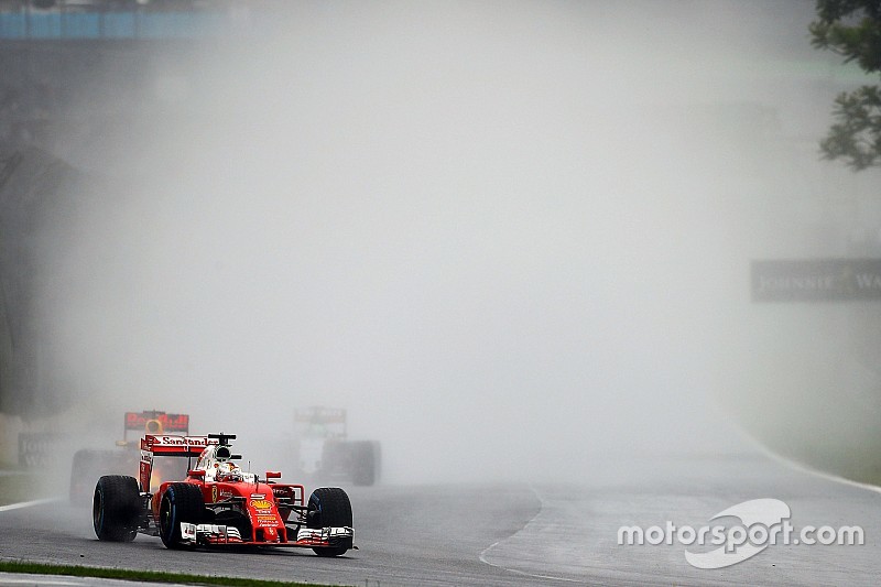 Alonso - Les roues découvertes des F1 accentuent la projection d'eau