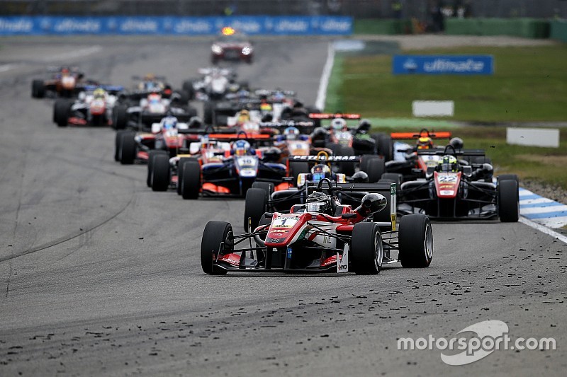 Photos - Le film de la saison 2016 de F3 Europe