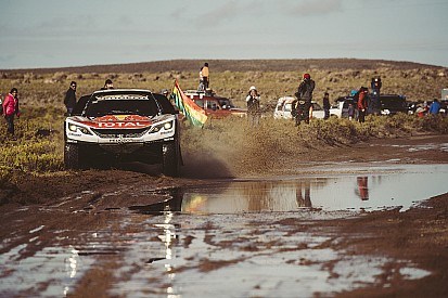 Reli Dakar Stage 10: Alami tabrakan, Peterhansel tetap pimpin klasemen