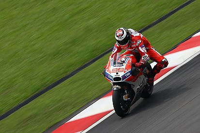 Lorenzo spreekt van enorme vooruitgang op tweede testdag Sepang