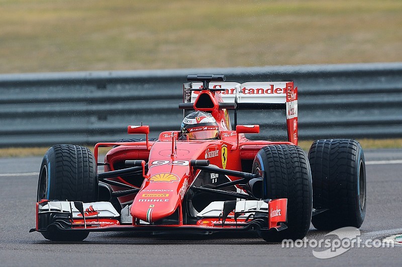 Foto's: Giovinazzi en Raikkonen testen met SF15-T op Fiorano