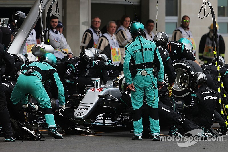Vídeo: Así son los pit stop con los nuevos neumáticos de F1
