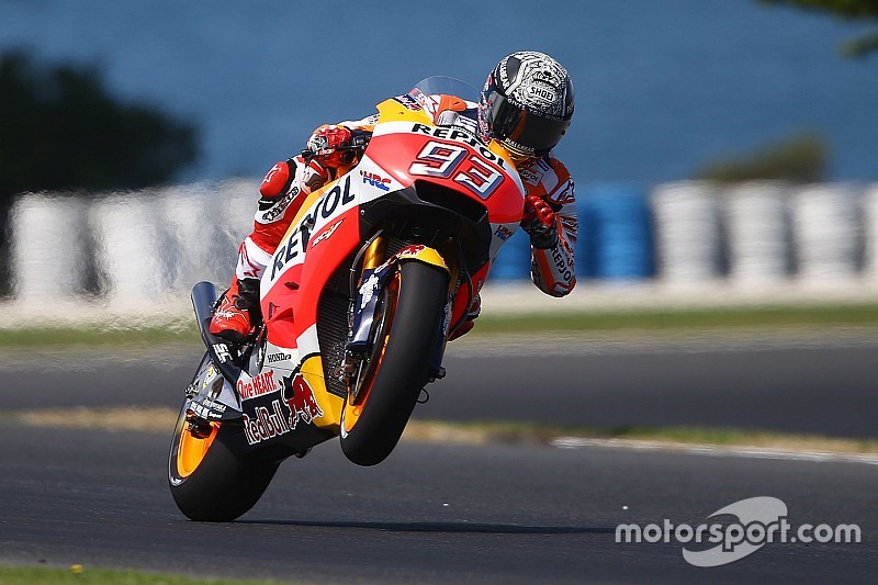 Rossi, a rueda de Márquez