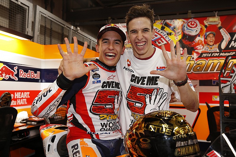 Marquez impikan satu tim dengan adiknya