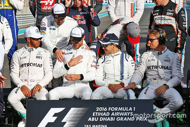 Button: Hamilton inanılmaz hızlı, fakat Alonso en komple pilot