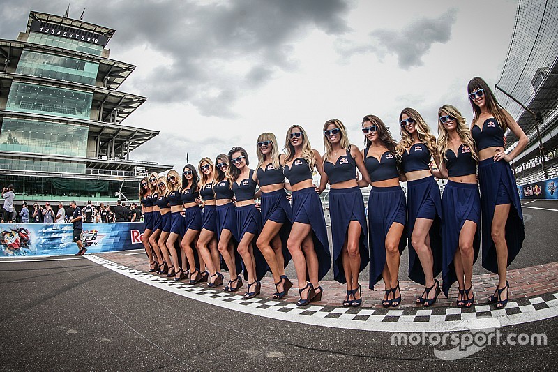 F1 revisaría el rol de las grid girls en vez de eliminarlas