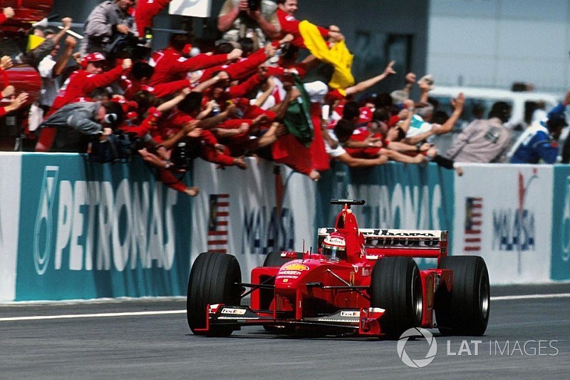 Le mitiche Ferrari di F.1: Schumi si frattura, ma la F399 vince il Costruttori!