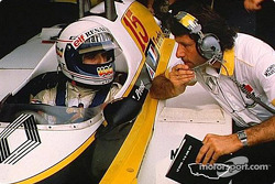 Alain Prost en Bernard Dudot tijdens een testsessie