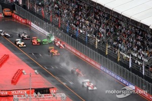 Trouble for Danica Patrick, Andretti Autosport, Simona de Silvestro, HVM Racing, Helio Castroneves, Team Penske