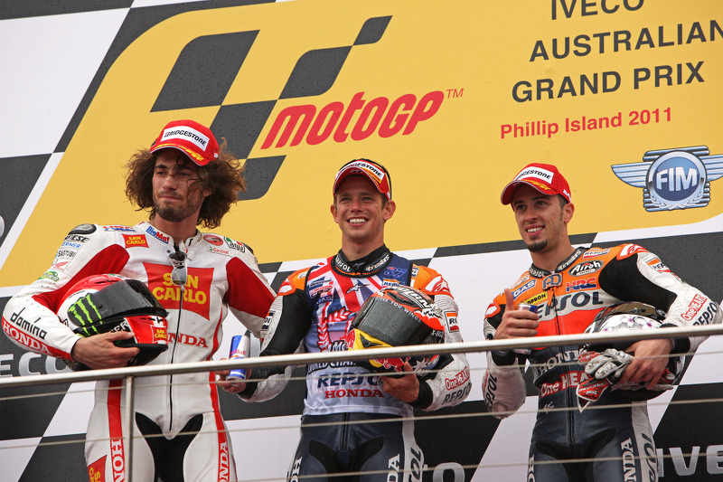 Podio: carrera ganador Casey Stoner, Marco Simoncelli, el segundo lugar en tercer lugar a Andrea Dovizioso