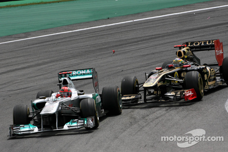 Міхаель Шумахер, Mercedes GP, та Бруно Сенна, Renault F1 Team