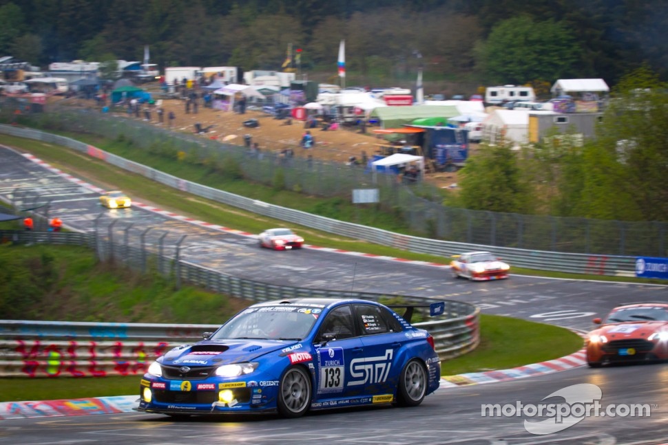 http://cdn-3.motorsport.com/static/img/mgl/1400000/1400000/1403000/1403500/1403503/s1_1.jpg