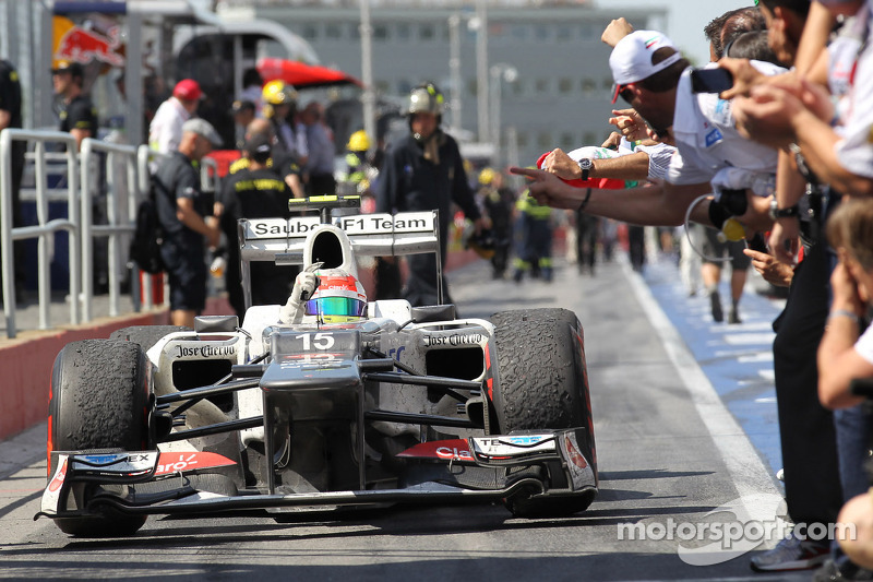 Tercer lugar Sergio Pérez, Sauber F1 Team, donde se puede ver el desgaste de los neumáticos.