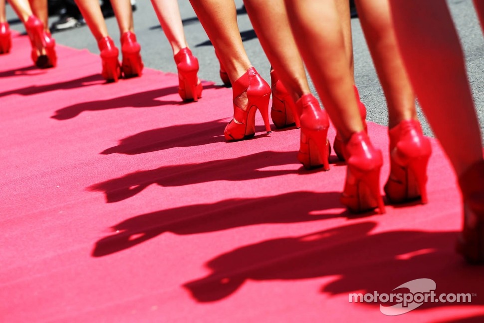 Grid girls on the drivers parade