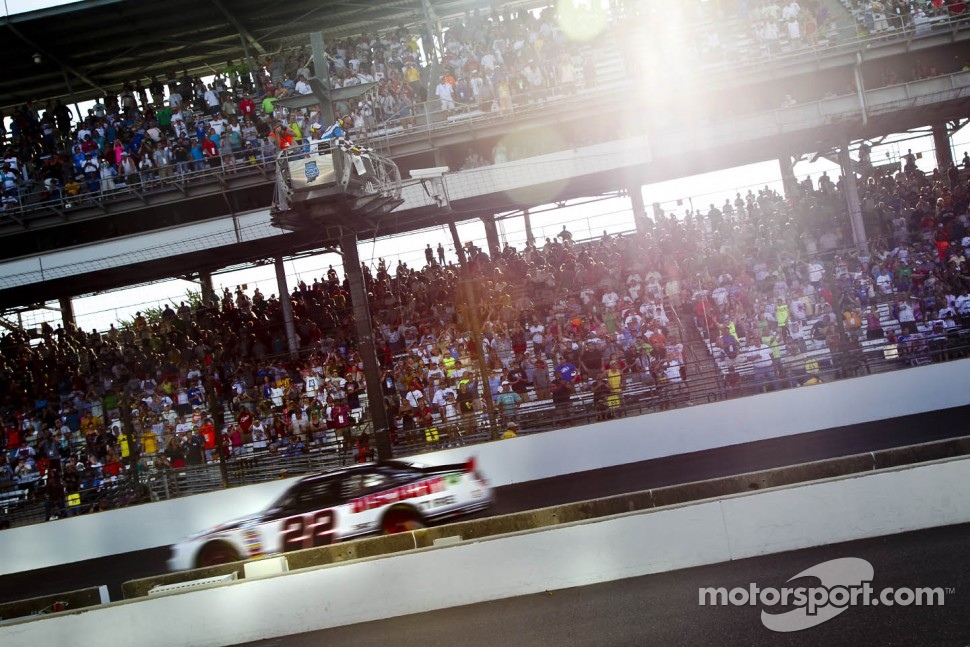 Brad Keselowski takes the win