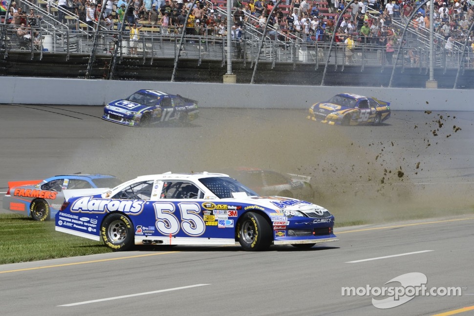 Trouble for Mark Martin, Michael Waltrip Racing Toyota