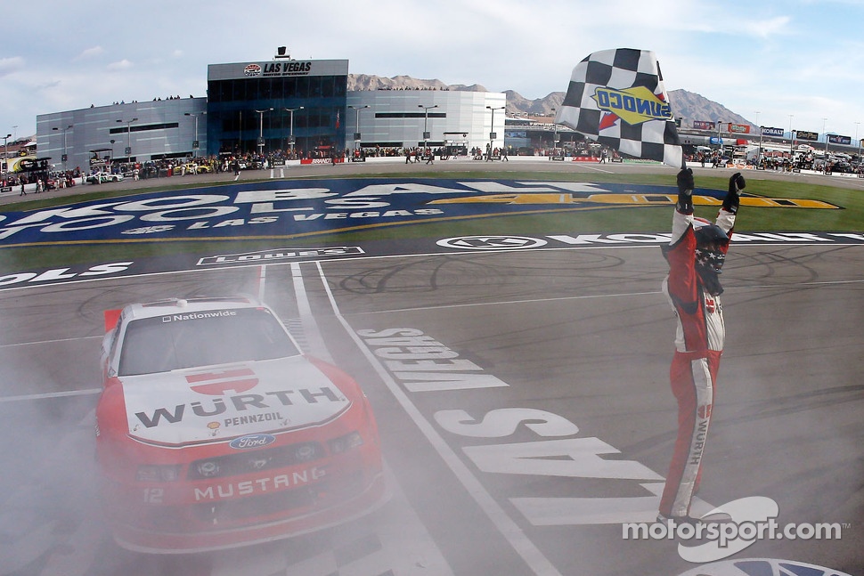 Race winner Sam Hornish Jr.