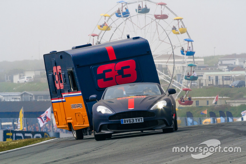 A Red Bull zandvoorti F1-es parádéja