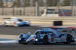 #8 Toyota Racing Toyota TS 040 - Hybrid: Anthony Davidson, Sébastien Buemi