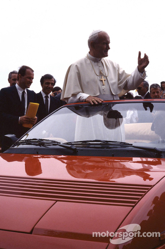 Візит папи Римського Івана Павла ІІ до Ferrari, 1988 рік