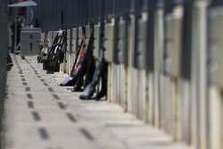 Die Boxenmauer