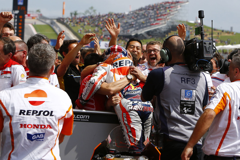 <img src="http://cdn-1.motorsport.com/static/custom/car-thumbs/MOTOGP_2017/RIDERS_NUMBERS/Marquez.png" width="50" />