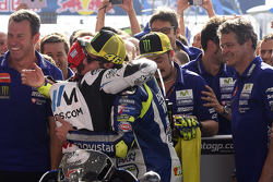 Валентіно Россі, Yamaha Factory Racing та Кел Крачлоу, Team LCR Honda