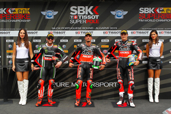Tom Sykes, Kawasaki Racing Team, Davide Giugliano y Chaz Davies Ducati Superbike Team, los tres prim