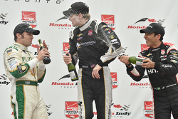 Podio: vincitore della gara vincitore della gara Josef Newgarden, CFH Racing Chevrolet, secondo post
