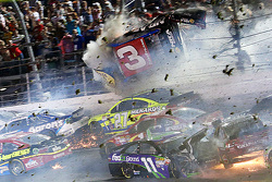 Austin Dillon, Richard Childress Racing, Chevrolet, mit schwerem Unfall bei der Zieldurchfahrt