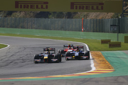 Pierre Gasly, DAMS leads Sean Gelael, Carlin