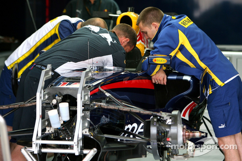В течение пяти лет (2011-2015) в отсутствие заводской команды Red Bull был ключевым партнером Renault. Сейчас дело обстоит по-другому