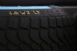 Pirelli-Regenreifen