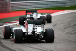 Nico Rosberg, Mercedes AMG F1 W06 lidera a Lewis Hamilton, Mercedes AMG F1 W06