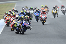 Start: Jorge Lorenzo, Yamaha Factory Racing, in Führung