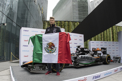 Nico Hulkenberg, Sahara Force India con una bandera mexicana en la Ciudad de México