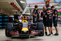 Red Bull Racing RB11 von Daniel Ricciardo, Red Bull Racing, in der Box